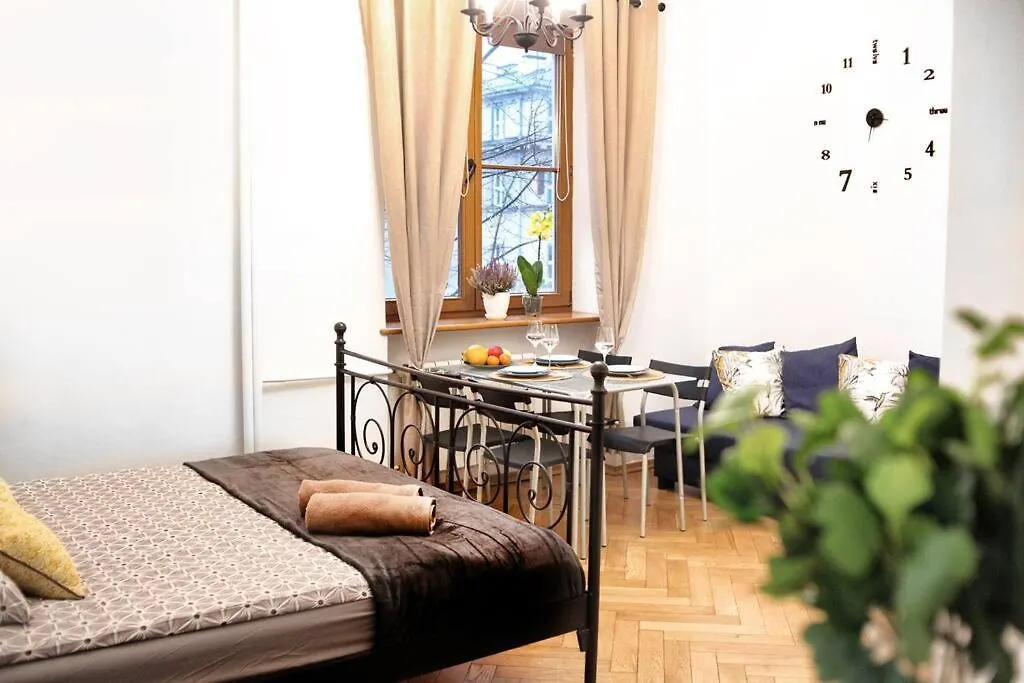 Apartment Marszalkowska 140 , Metro Swietokrzyska Warsaw